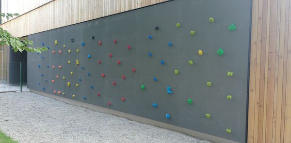 Unsere Kletterwand ist da